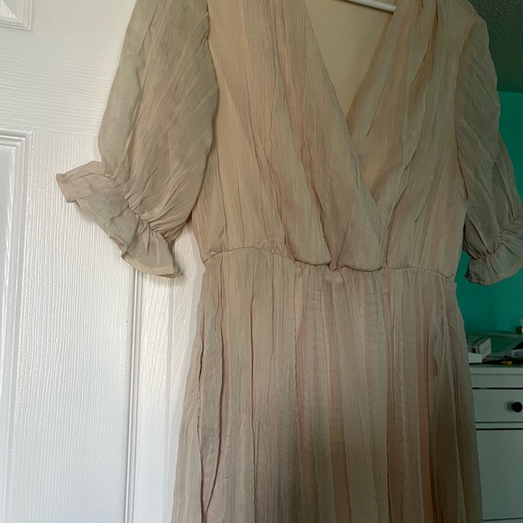 Listicle Dress - Picture 4 of 4